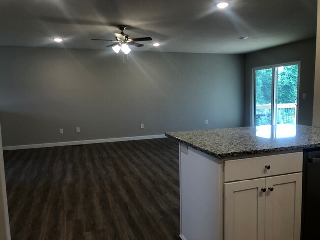Building Photo - 1411 W Pebblebrooke Dr