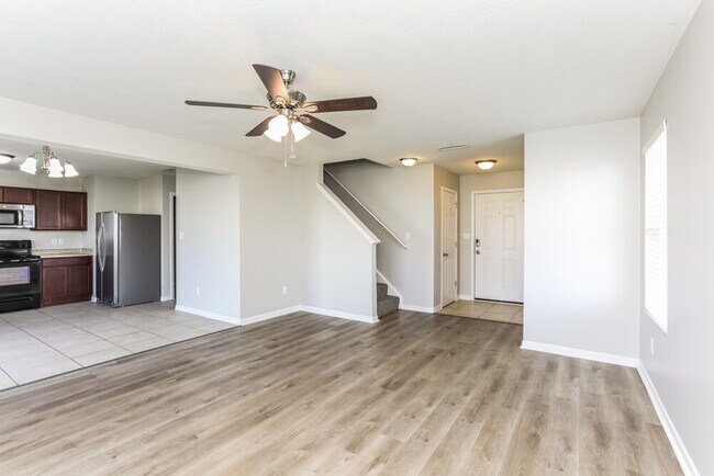 Foto del edificio - 8110 Grove Berry Dr