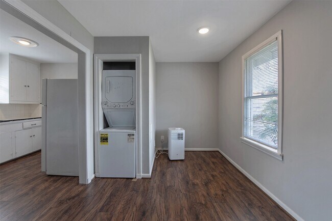 Foto del edificio - 128 E 23rd St