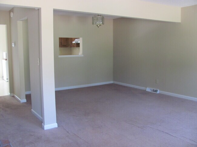 Building Photo - 11090 Watson Dr