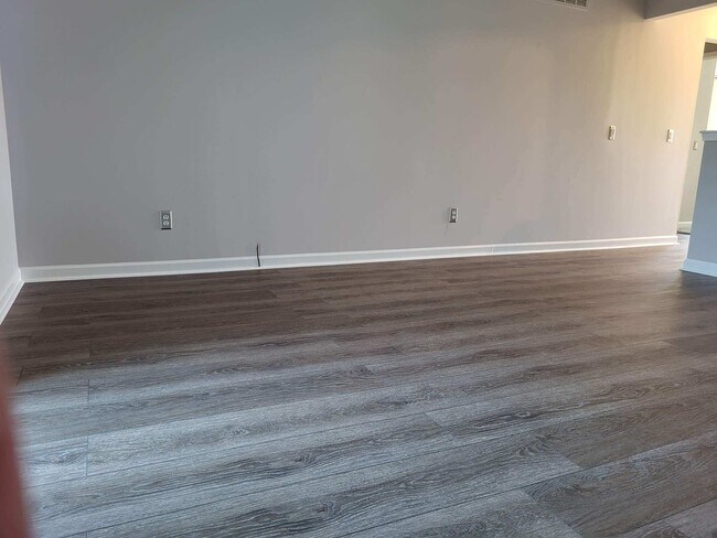 Foto del edificio - 11447 Lynhurst Dr