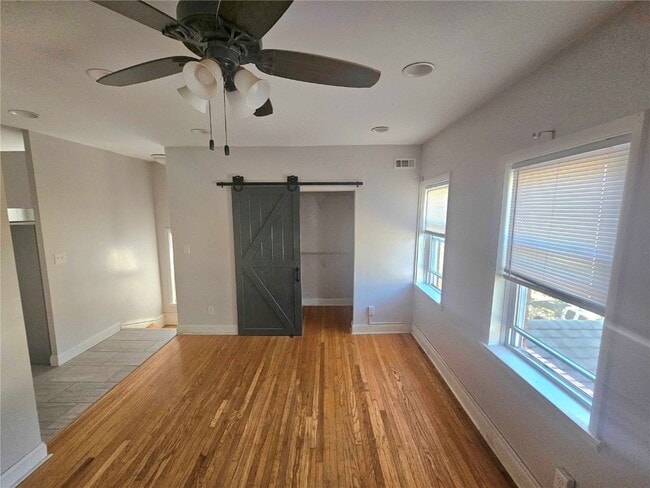 Foto del edificio - 4634 Ray Ave