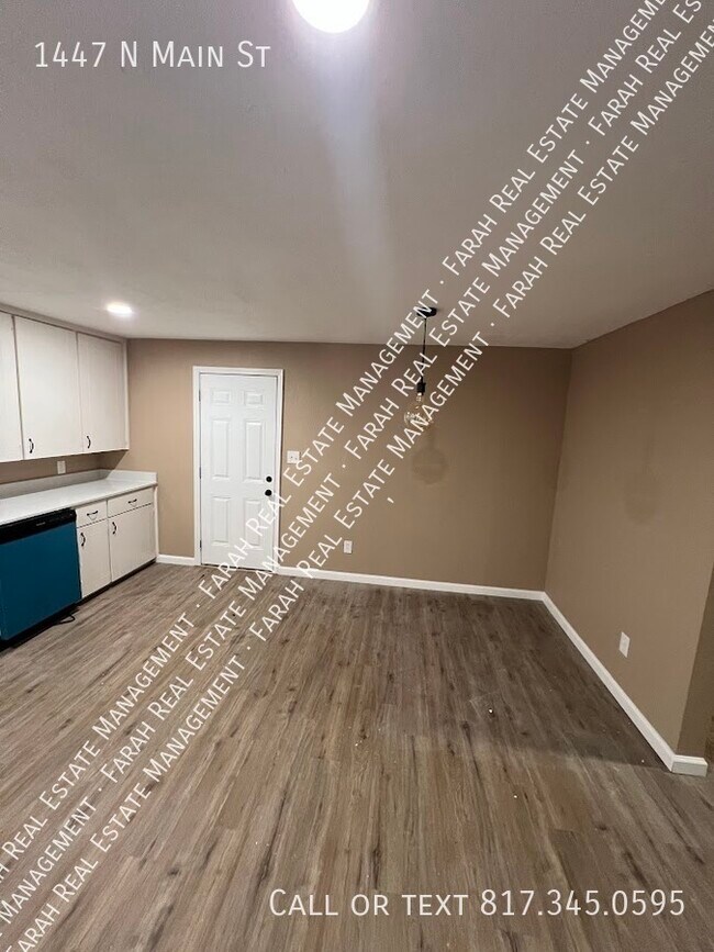 Foto del edificio - 1447 N Main St