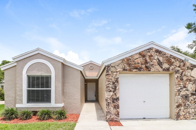 Building Photo - 1810 Coyote Pl