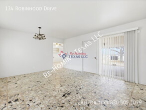 Building Photo - 134 Robinhood