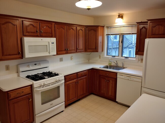 Building Photo - 240 Tremont St