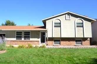 Building Photo - 2930 Squaw Valley Dr