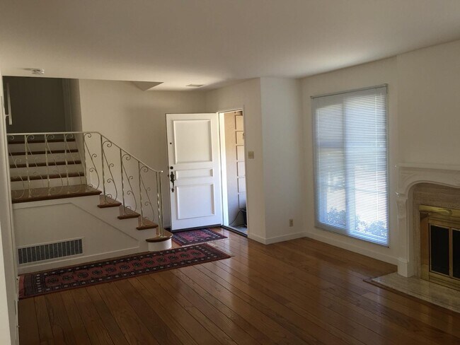 Foto del edificio - 22 Baywood Ave