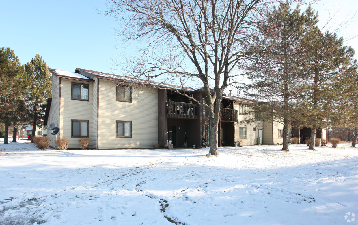 Building Photo - Lakewood Apartments