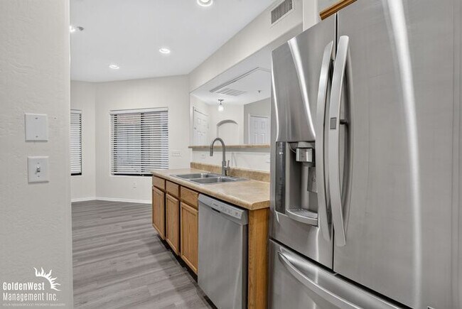 Foto del edificio - Beautiful 2Bdm 2Ba Condo with Community Pool in Glendale!