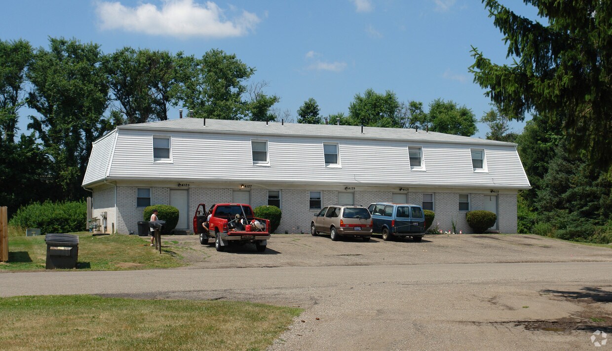 41254133 Orchard Dale Dr NW, Canton, OH 44709 Apartments in Canton