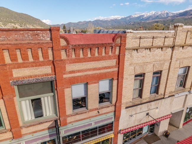 Building Photo - 207 1/2 F St