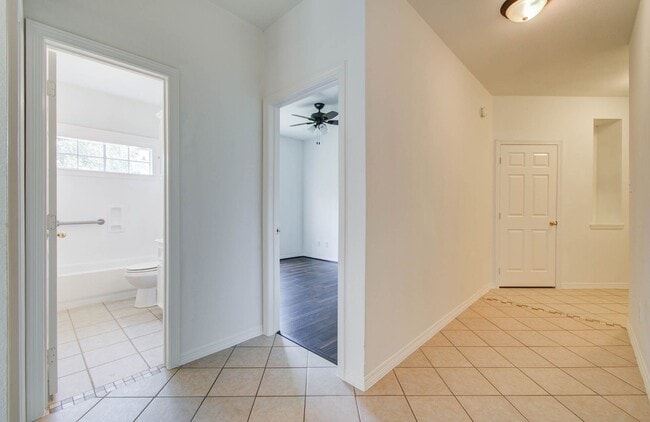 Foto del edificio - 2518 Trotter Dr