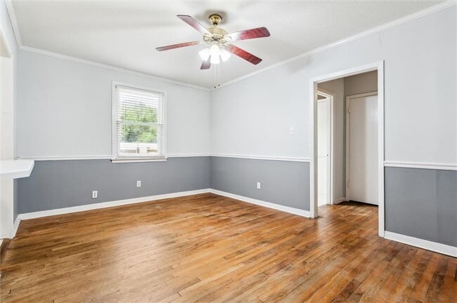 Building Photo - 315 Azalea Cir W