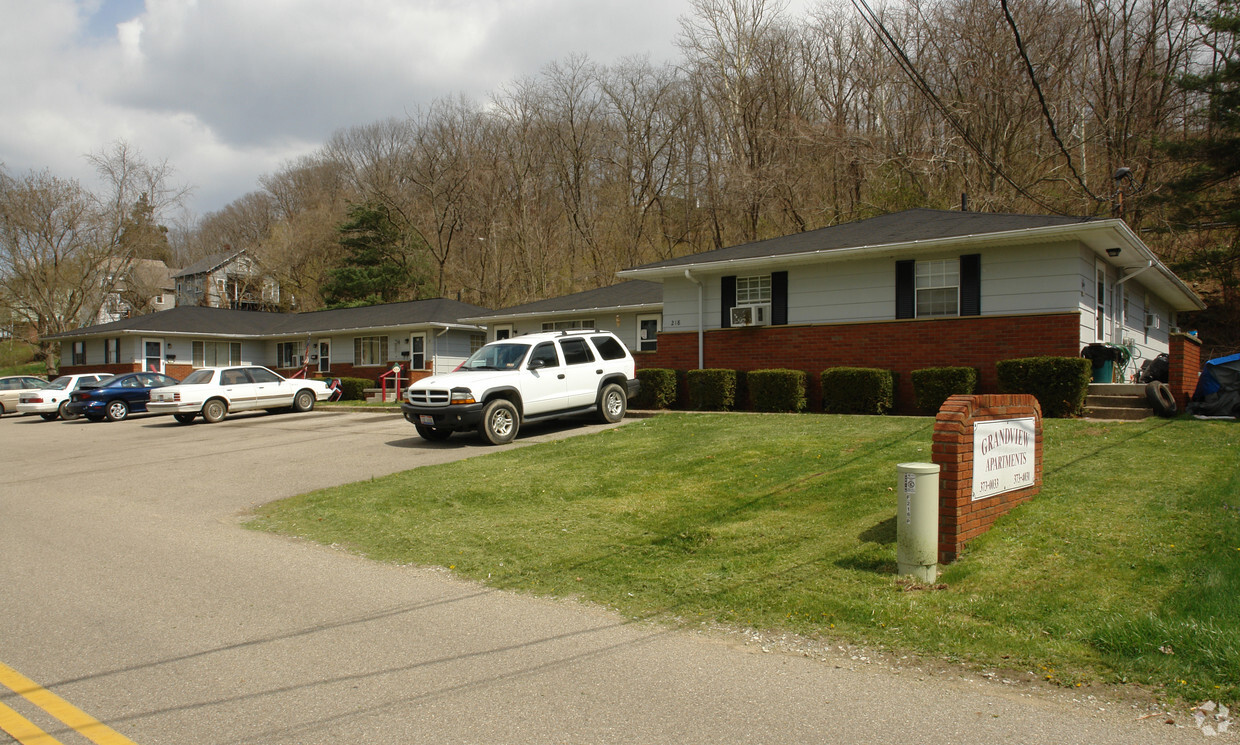 Primary Photo - Grandview Apartments