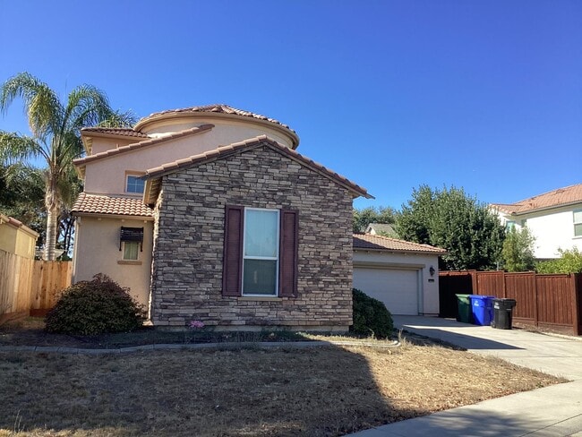 Foto del edificio - 5/3 move in ready