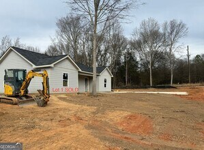 Building Photo - 18 Lyla Ln