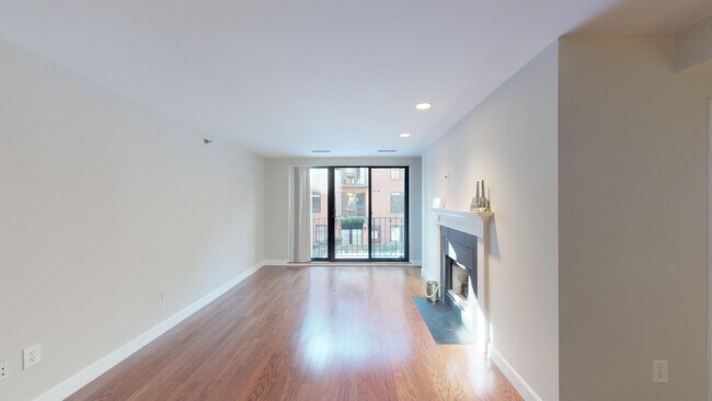 Building Photo - 7 Harcourt St