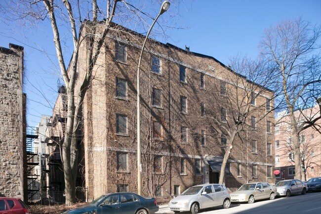 Photo du bâtiment - 2100 Rue du Fort