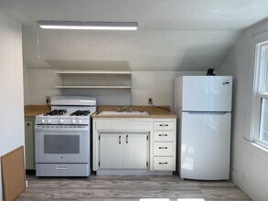 Building Photo - 814 Park St