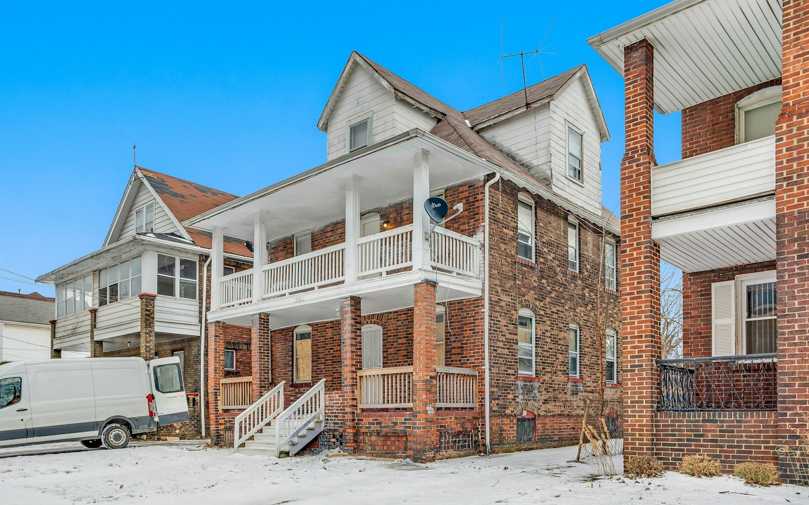 15322 Yorick Ave Cleveland, OH 44110 – photo 1