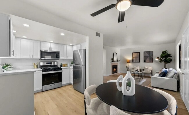 Building Photo - Remodeled and Spacious Normal Heights Gem!...