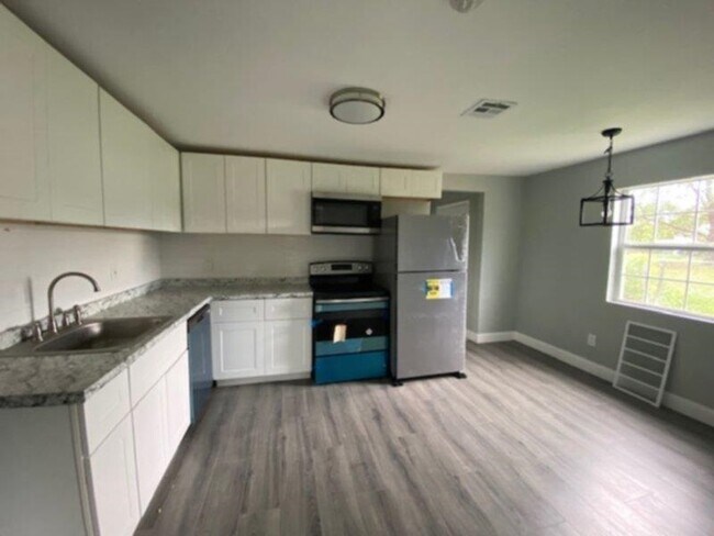 Foto del edificio - 1414 SW H Ave