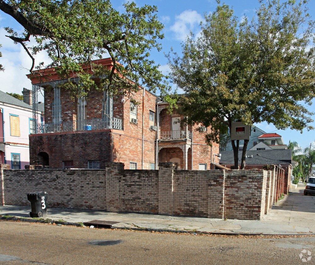 Primary Photo - 1907 Esplanade Ave