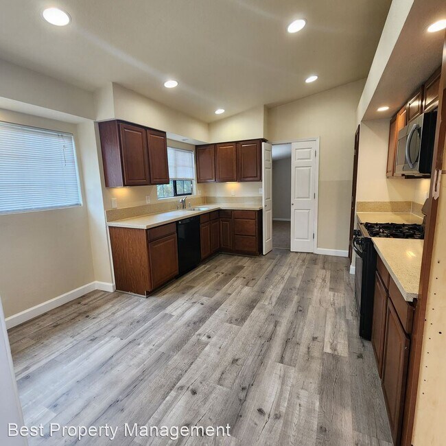 Building Photo - 3 br, 2 bath House - 1193 Tilson Dr