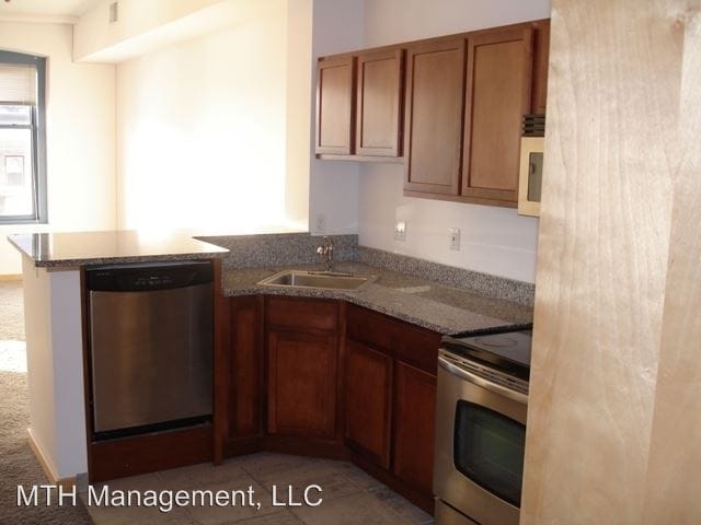 Foto del edificio - 401 S Washington Sq