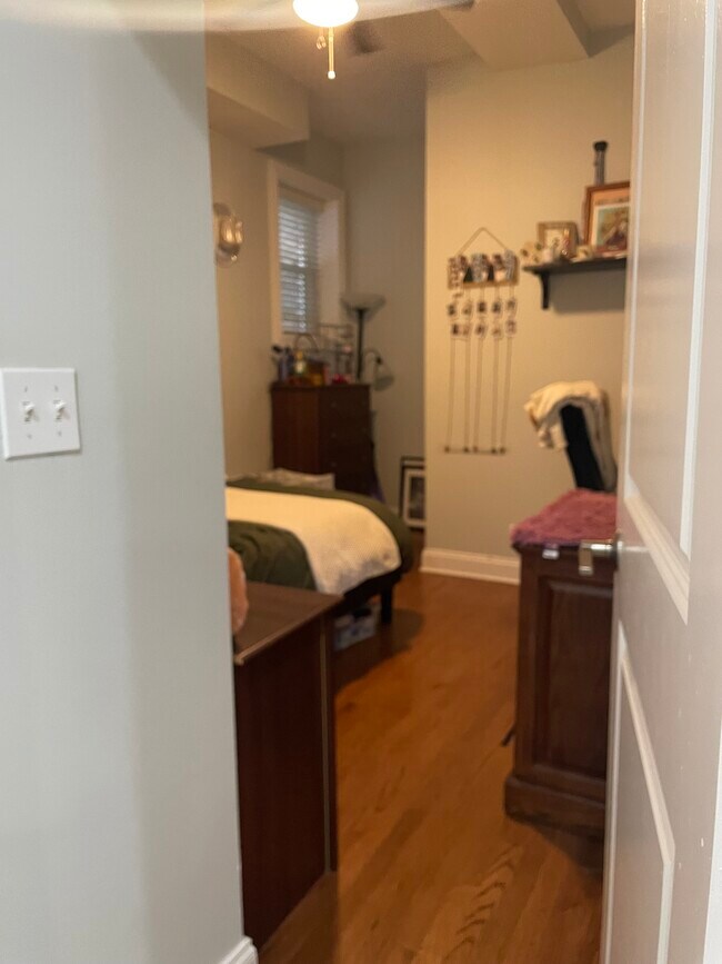 Foto del edificio - 1025 N Wood St