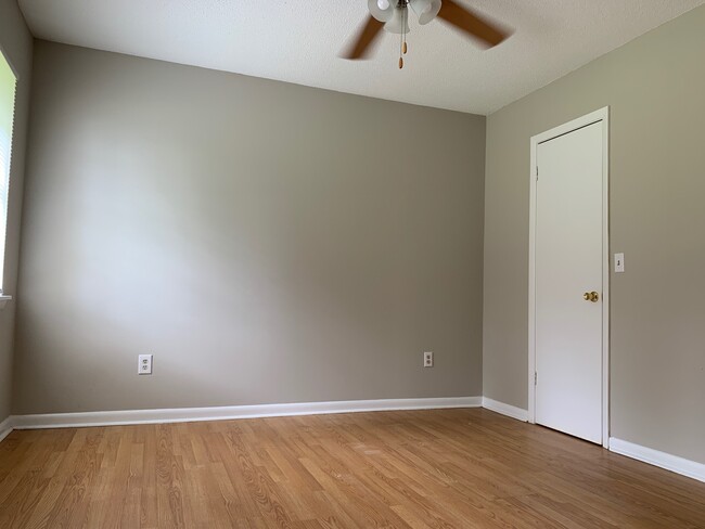 Foto del edificio - 812 Robin Hood Trail