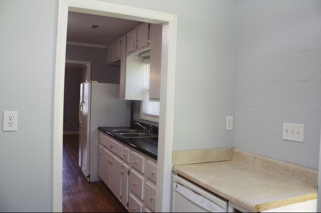 Foto del edificio - 1138 Whittle Dr SW