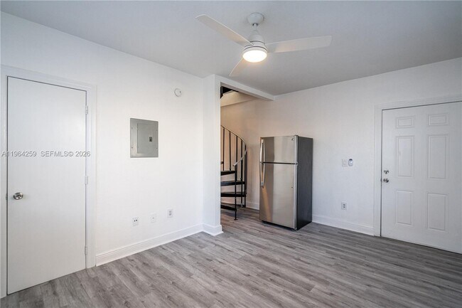 Foto del edificio - 7315 Carlyle Ave