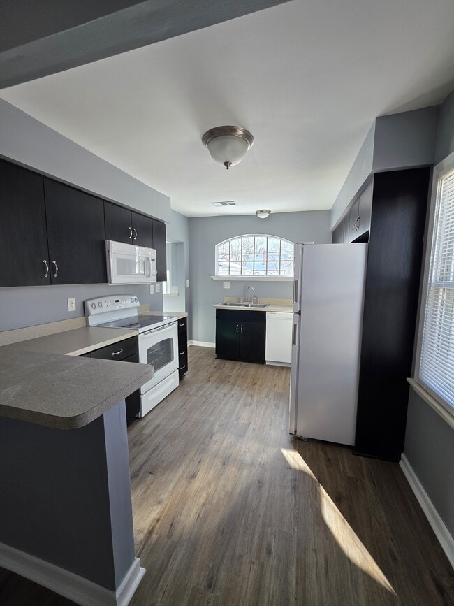 Building Photo - 24849 Midland Ave