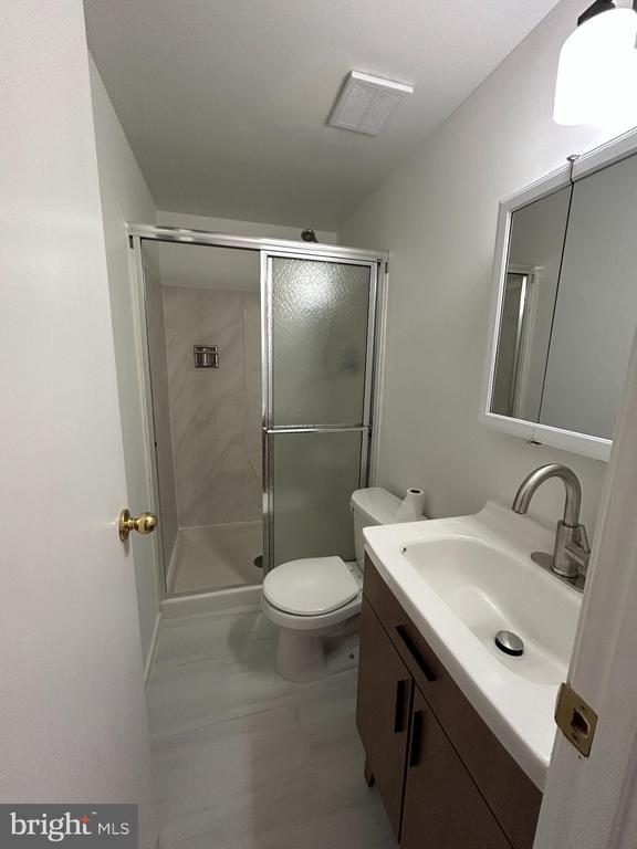 Building Photo - 2755 Viking Dr