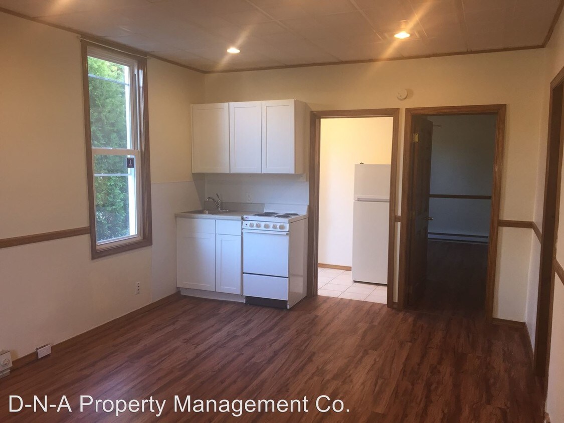 Foto principal - 1429 Pocono Blvd