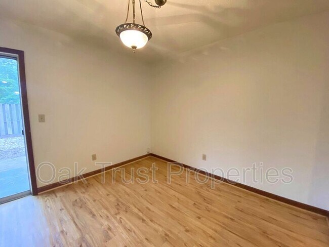 Building Photo - 1143 Monaco Dr
