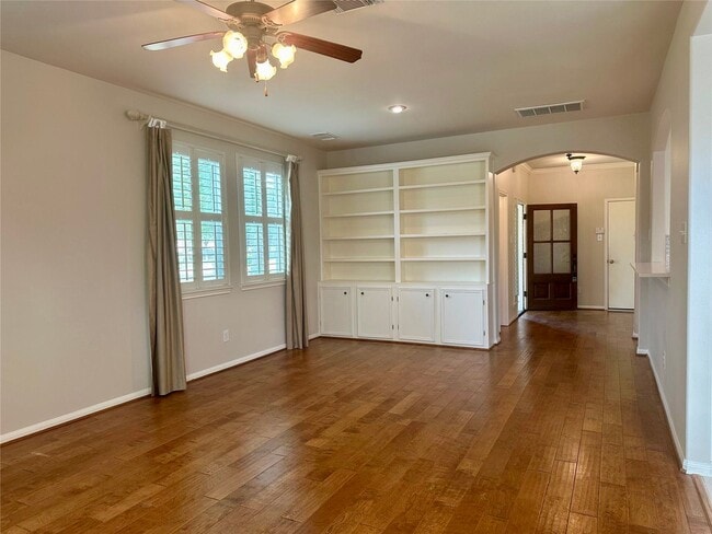 Building Photo - 13559 Fawn Lily Dr