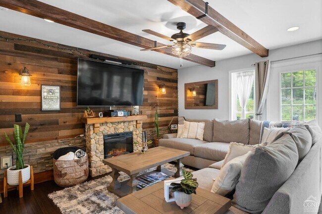 Building Photo - 174 Grove School Rd