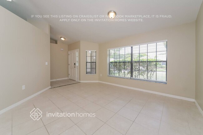 Foto del edificio - 2442 Sweetwater Blvd