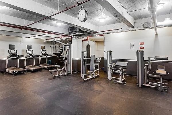 Building Photo - 212 W 91st St