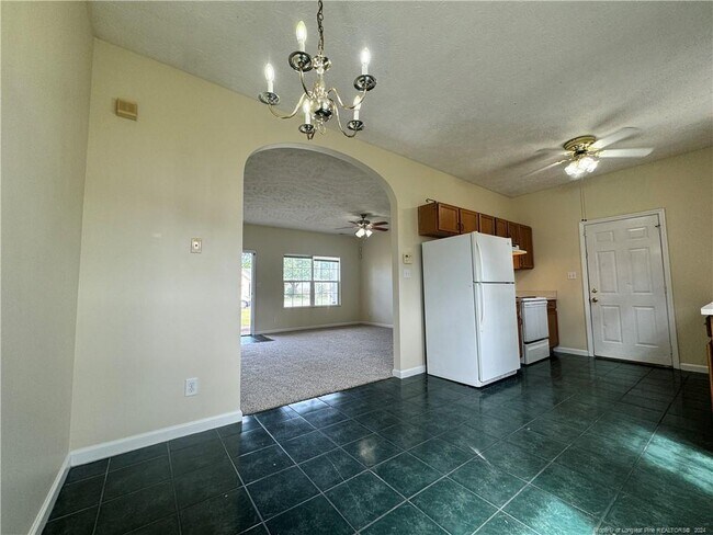 Building Photo - 3440 Ireland Dr
