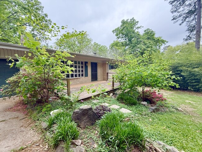 Building Photo - 102 Blueridge Pl