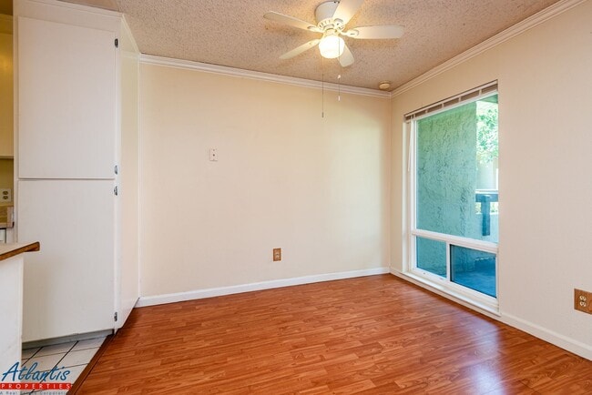 Building Photo - Lovely & Spacious Condo | New Appliances | Private Patio