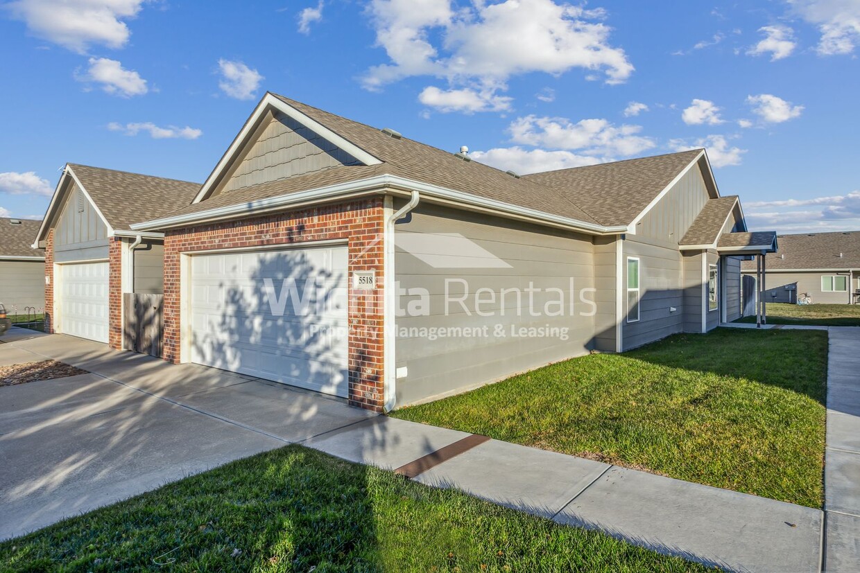 Primary Photo - ***Valley Center Schools*** 3 bedroom town...