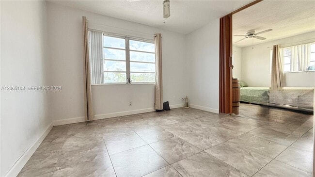 Foto del edificio - 22 SE 3rd Terrace