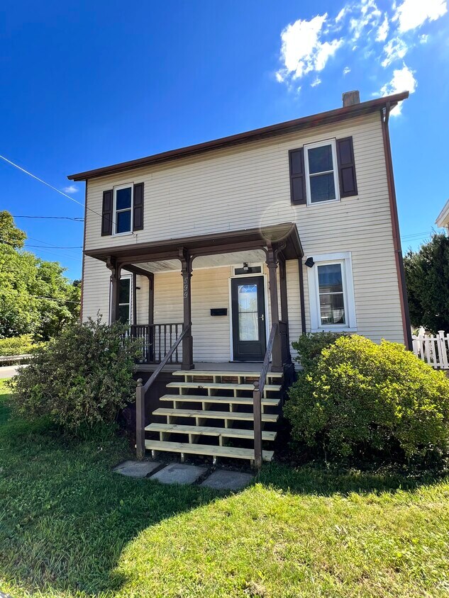 599 Westmoreland Ave, Irwin, PA 15642