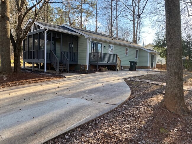 Foto del edificio - 1200 S Third St