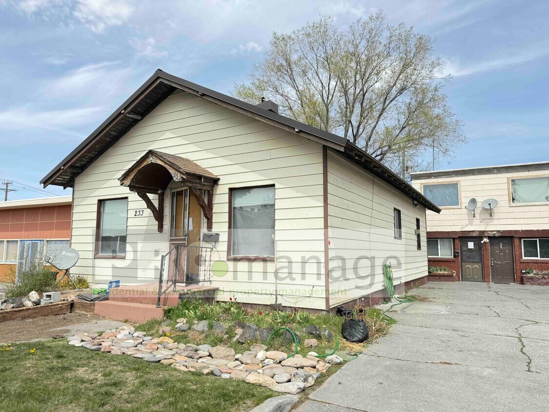 Foto principal - 233 E 1st St